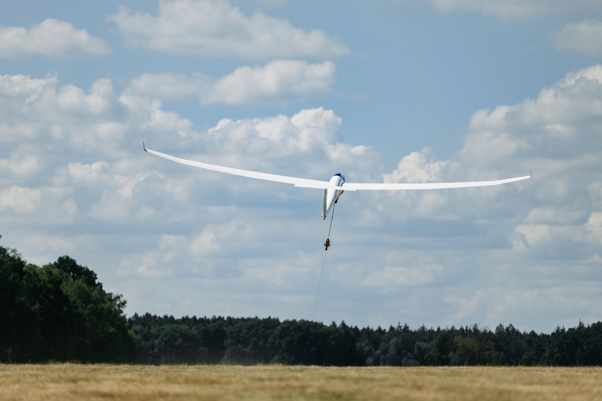 Windenstart eines Discus Segelflugzeugs